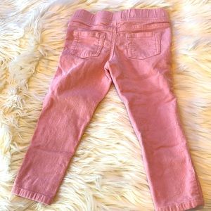 Corduroy pink pants for little girls. Size 3T